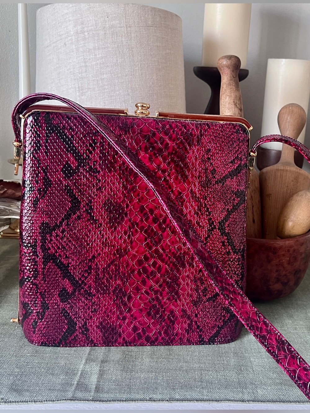 Vintage Red Snake-Embossed shoulder bad